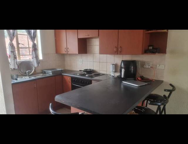 3 BEDROOM TOWNHOUSE FOR SALE IN CELTISDAL